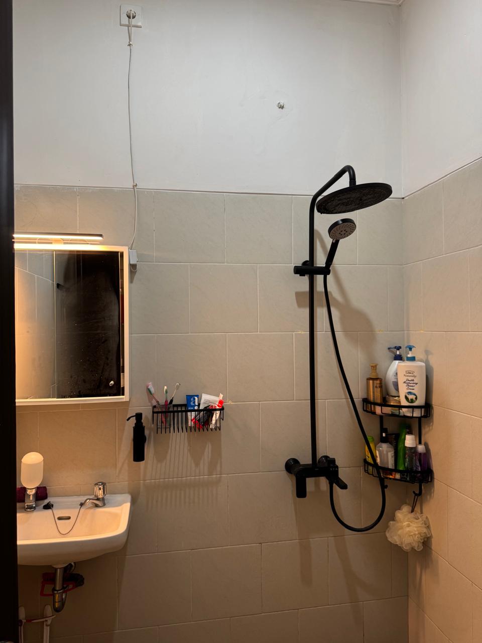 Jual rumah baru modern dan strategis di Lanata Village, Cimanggi