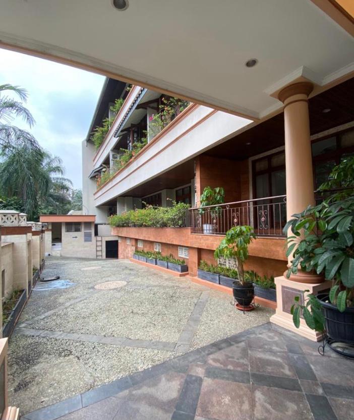 Dijual EXECUTIVE MANSION, LOW RISE APARTMENT Jl. Wijaya, JakSel