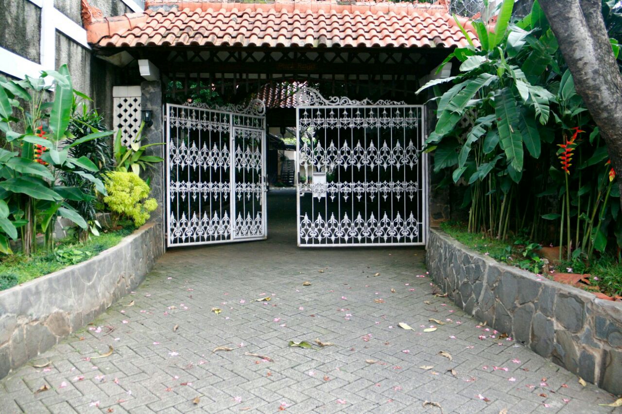 Jual rumah luas di Pondok Labu, Cilandak, Jakarta Selatan