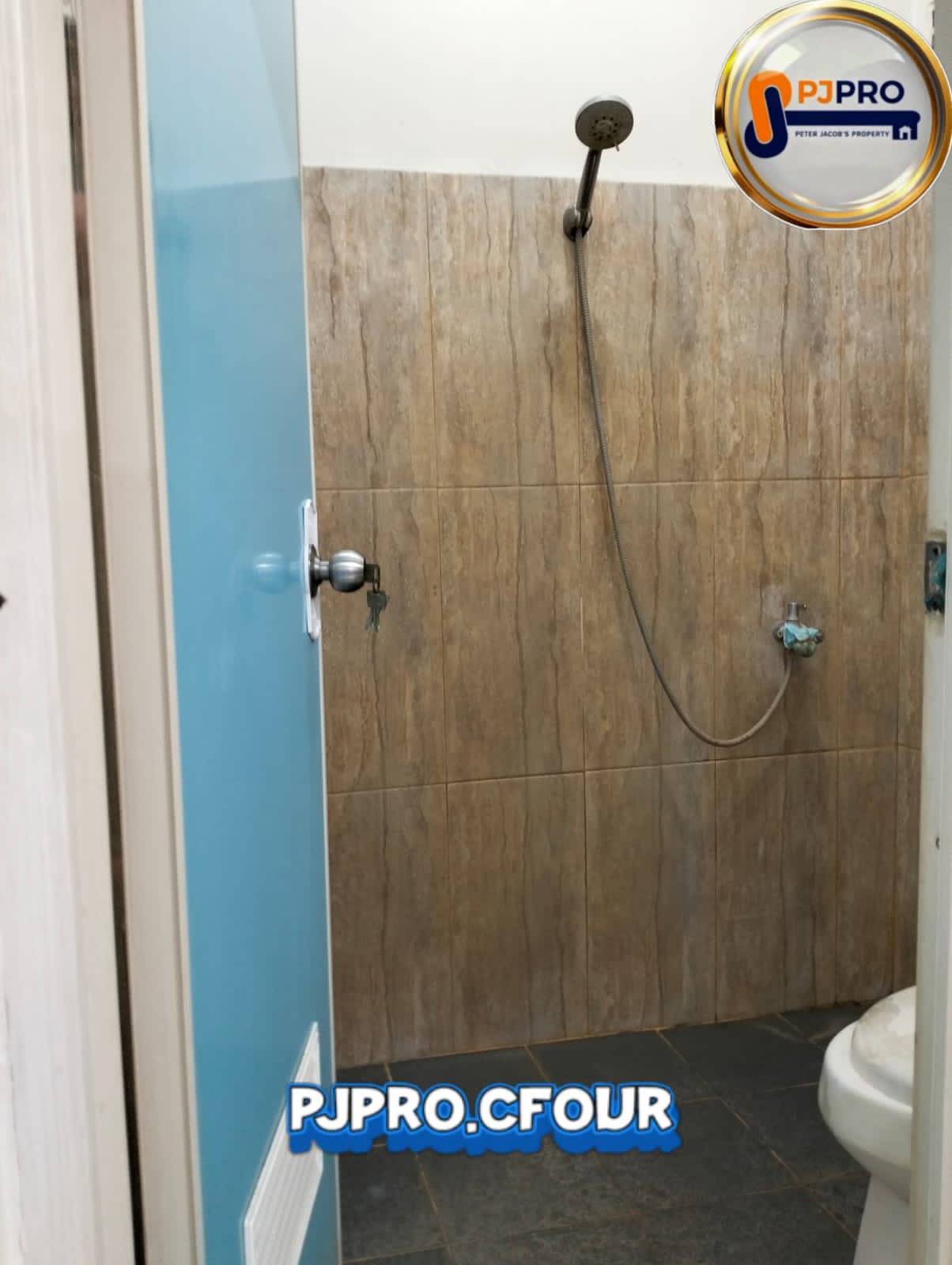 Dijual Rumah dengan Area Bebas Banjir di Villa Indah Permai