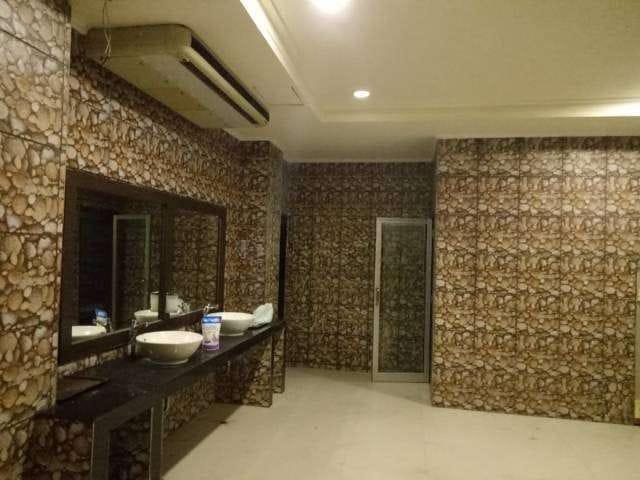 Disewakan 6 unit Ruko Gandeng di Ruko Niaga Roxy Mas, JakPus