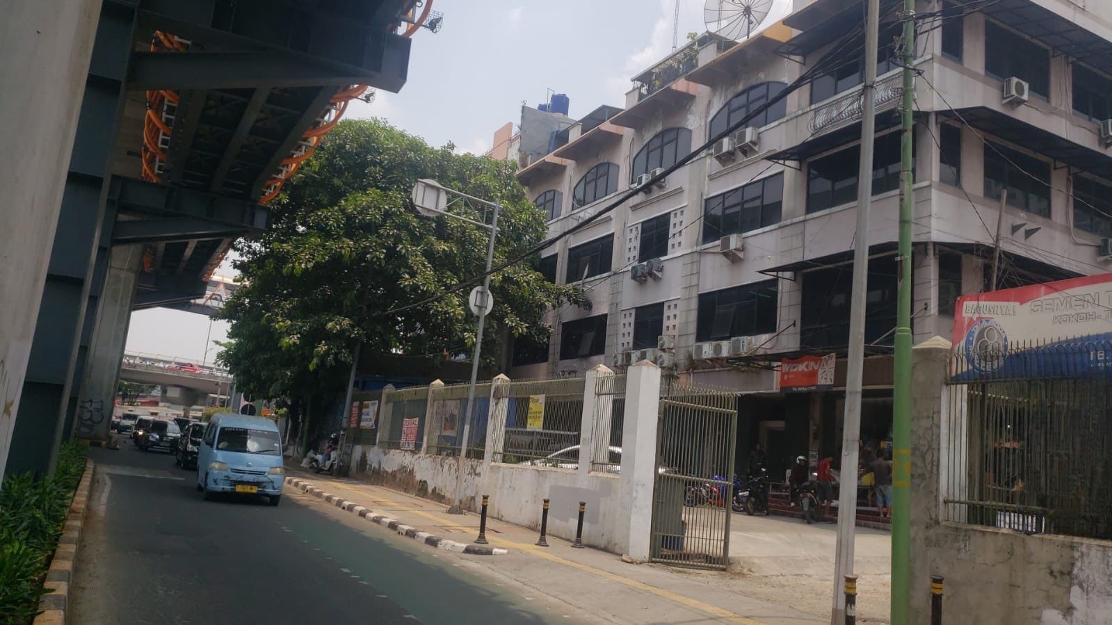 Dijual Cepat 5 unit Ruko Gandeng di Jln. Kebayoran Baru, JakSel