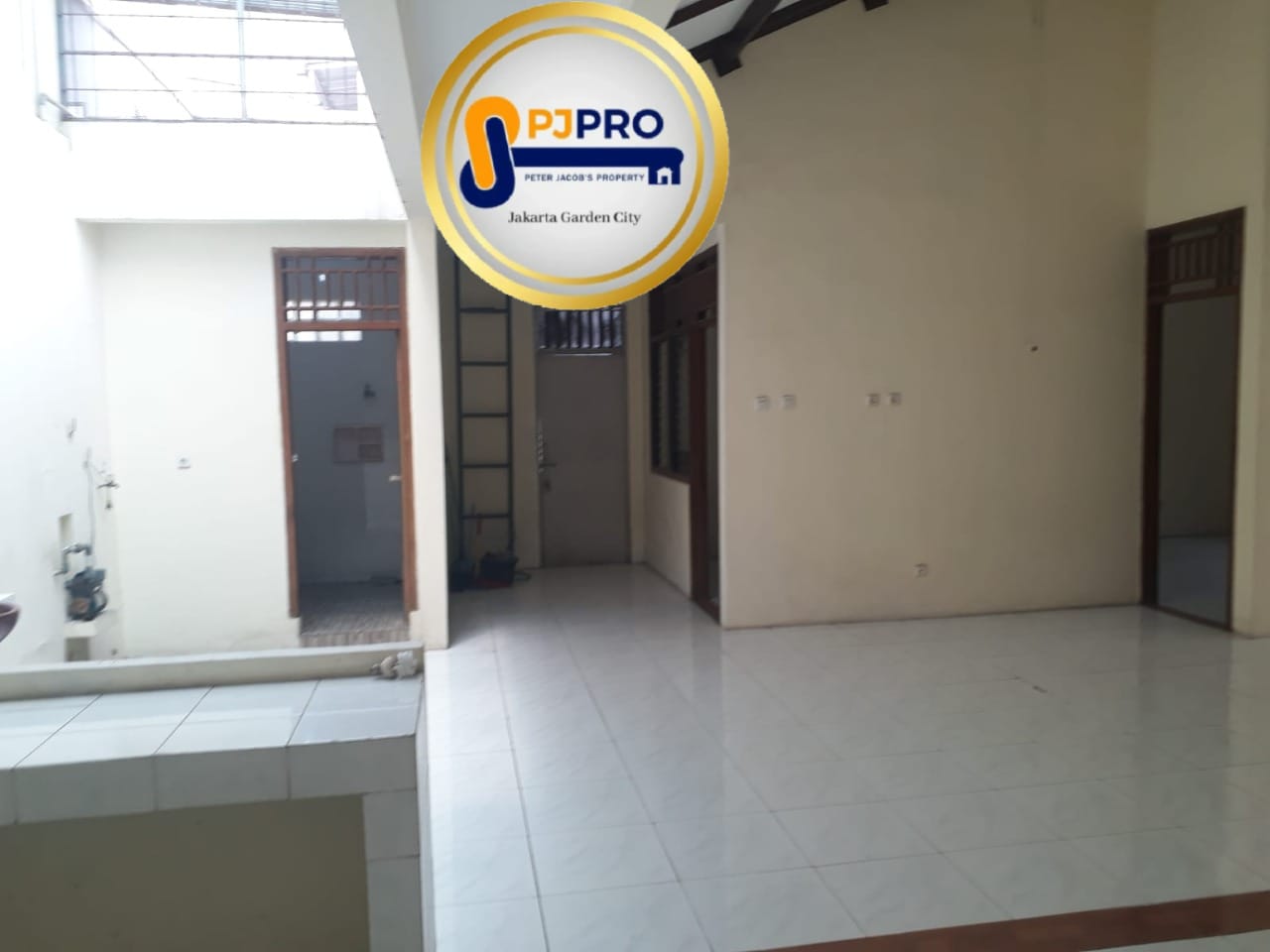 Dijual Rumah Siaphuni Posisi Hook di Harapan Indah Bekasi