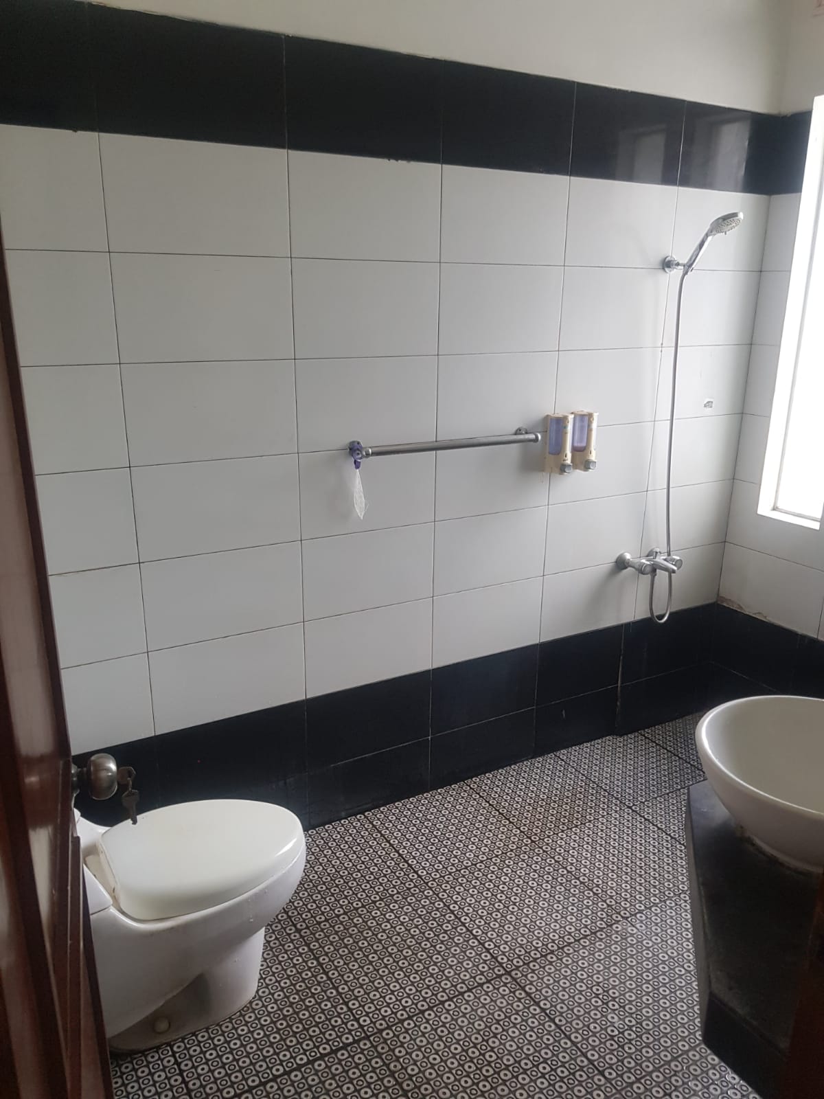 Jual rumah nyaman dan strategis di Kelurahan Kavling 80, Batu Am