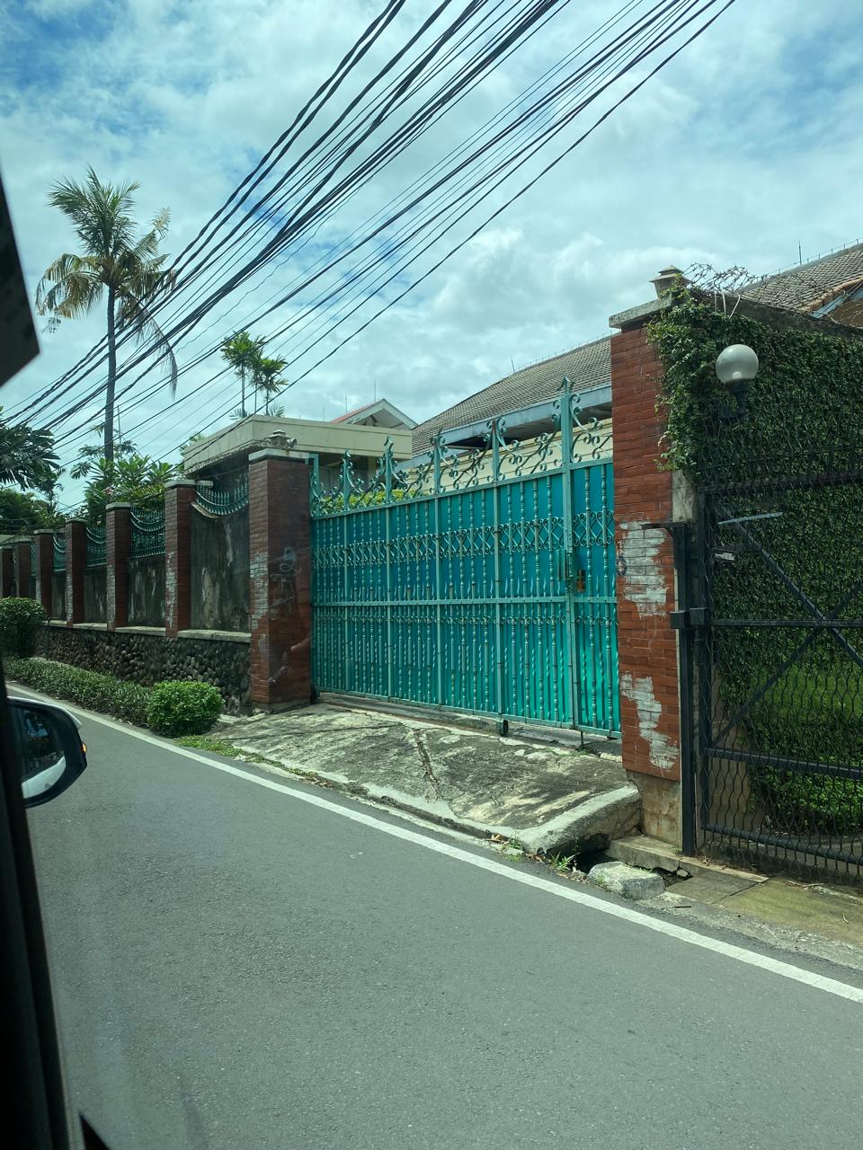Jual rumah mewah dan siap huni di Caringin Timur, Cilandak Barat
