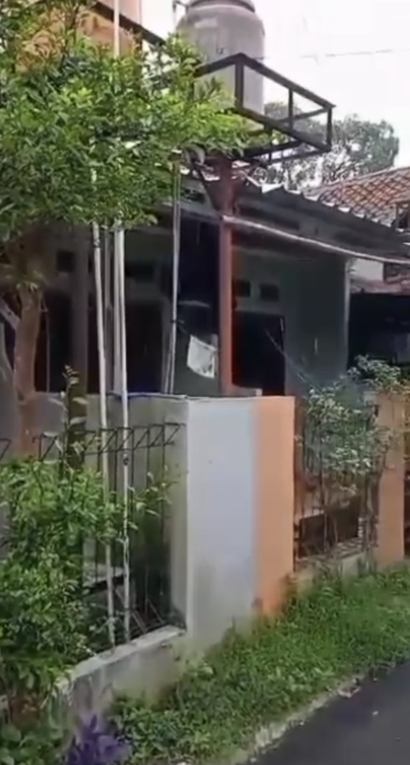 Dijual Rumah induk dan 2 pintu kontrakan di Pancoran Mas, Depok