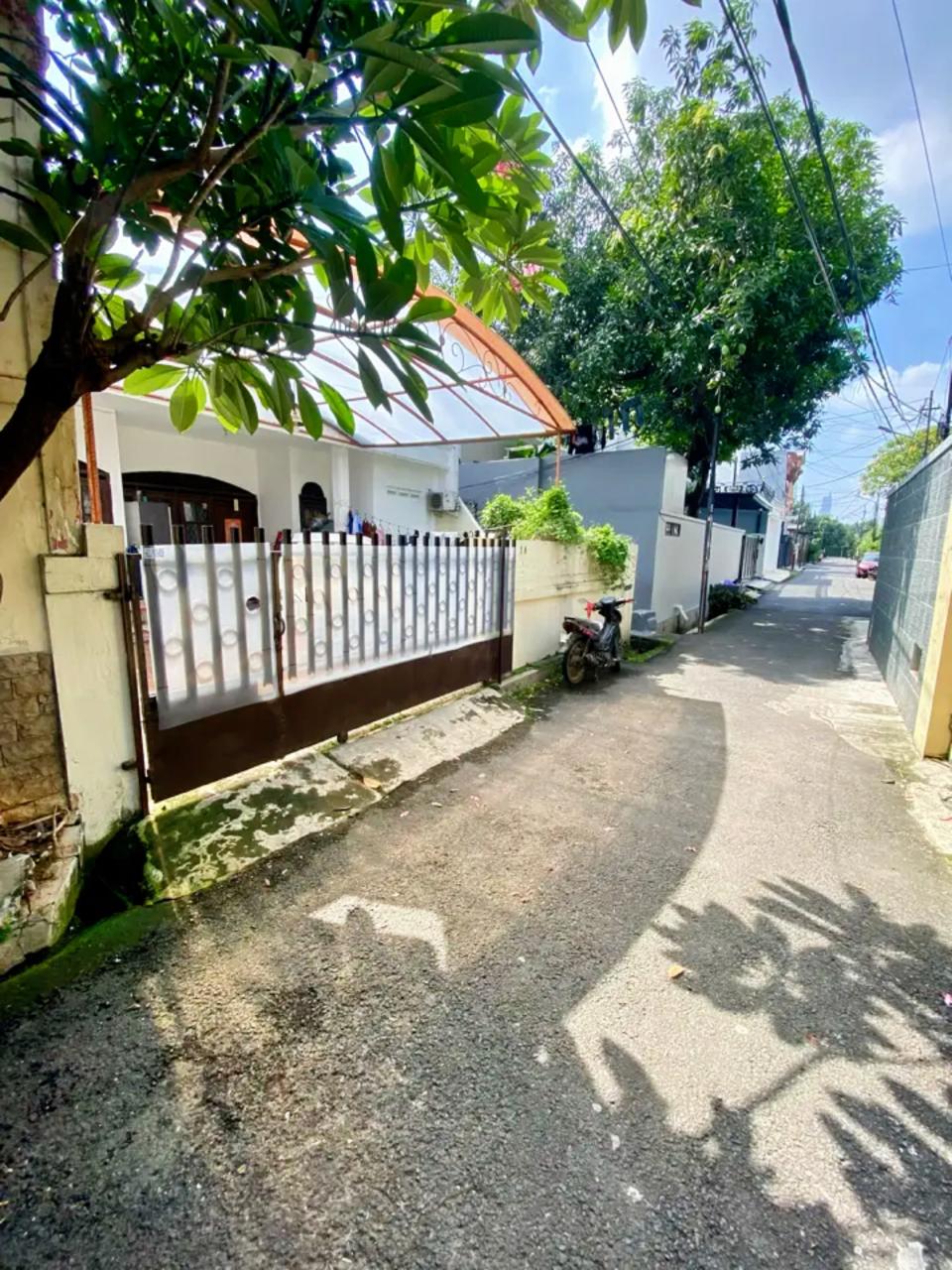 Jual rumah komplek di Kemanggisan dekat Binus, Palmerah, Jakarta