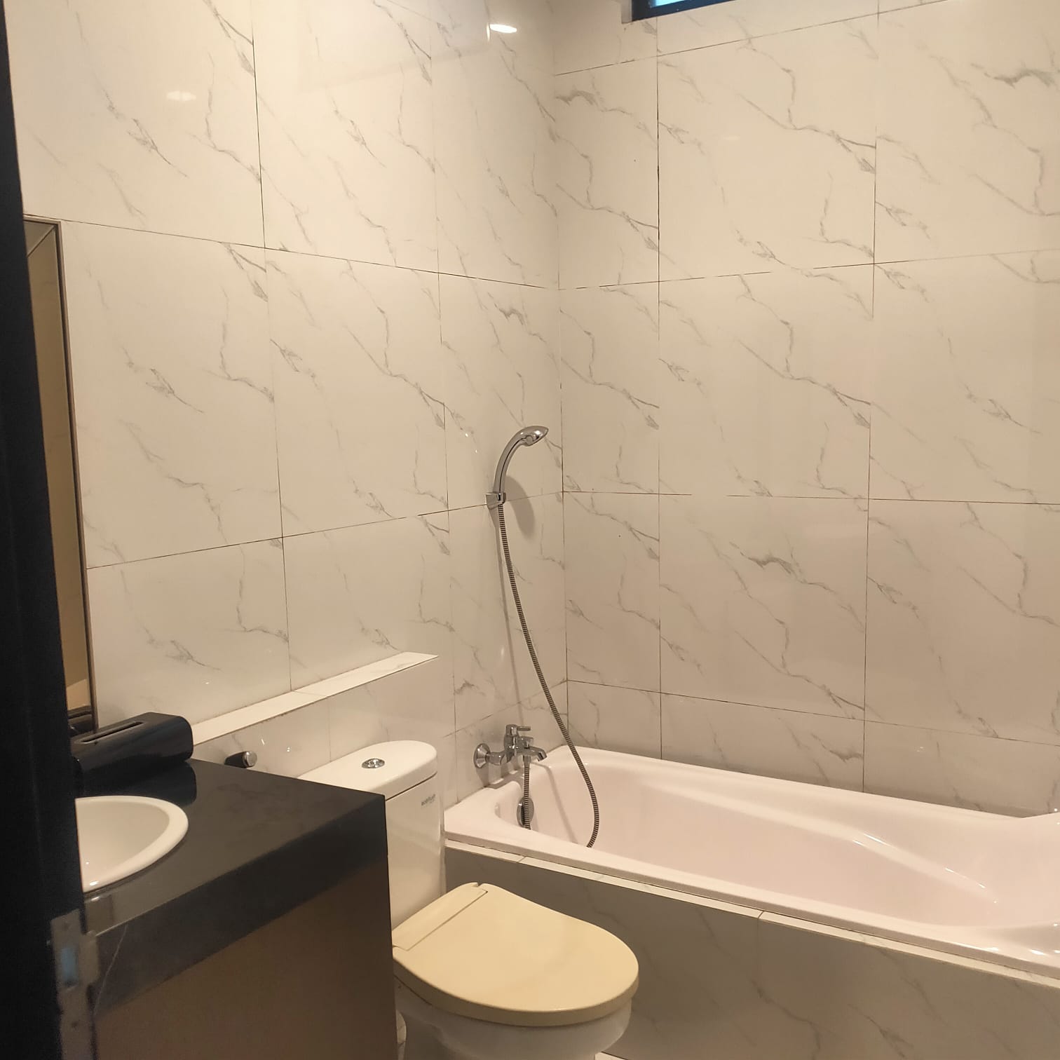 Jual town house cluster baru di Jeruk Purut