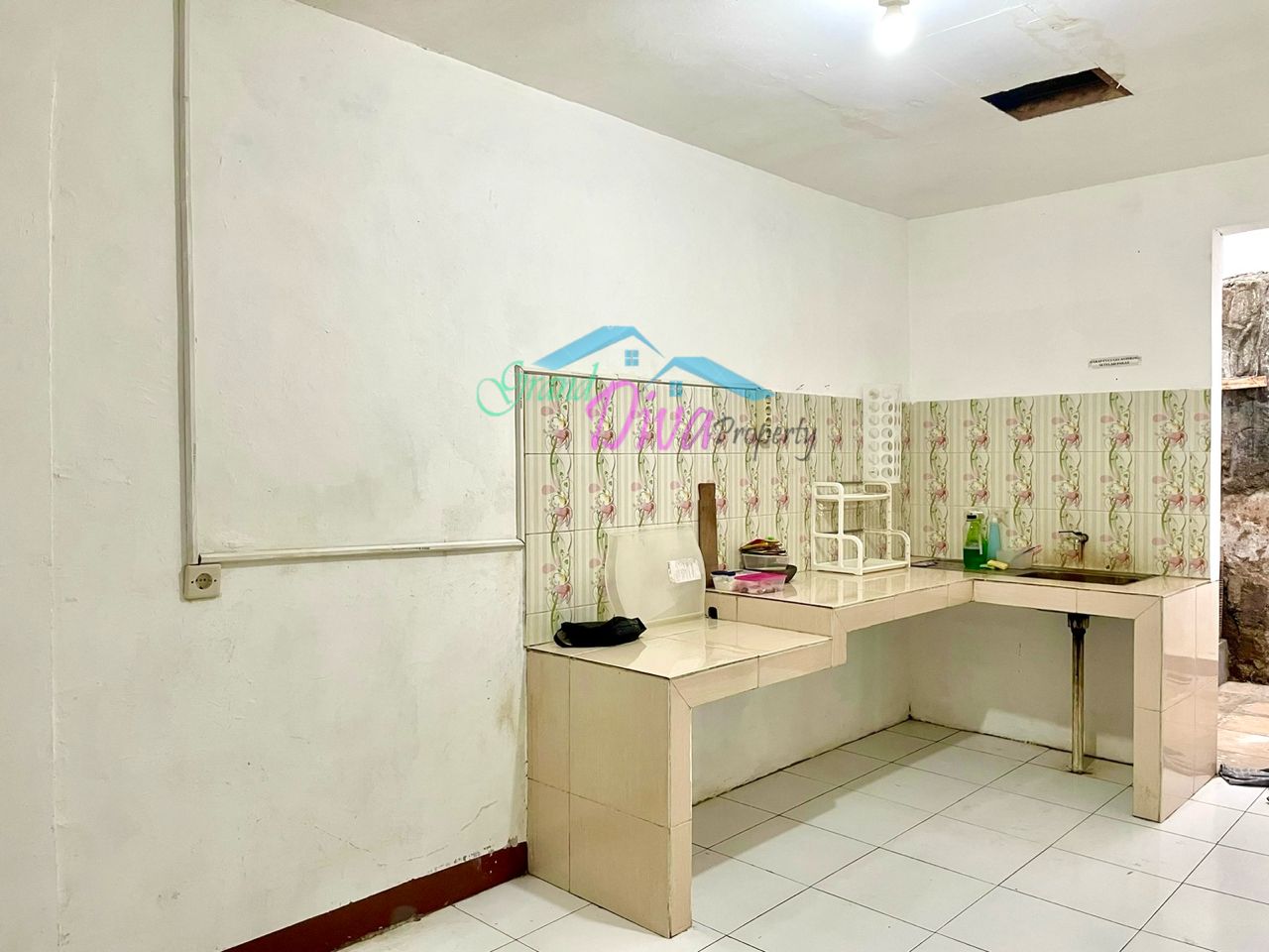 RUMAH DI KAYURINGIN JAYA BEKASI SELATAN