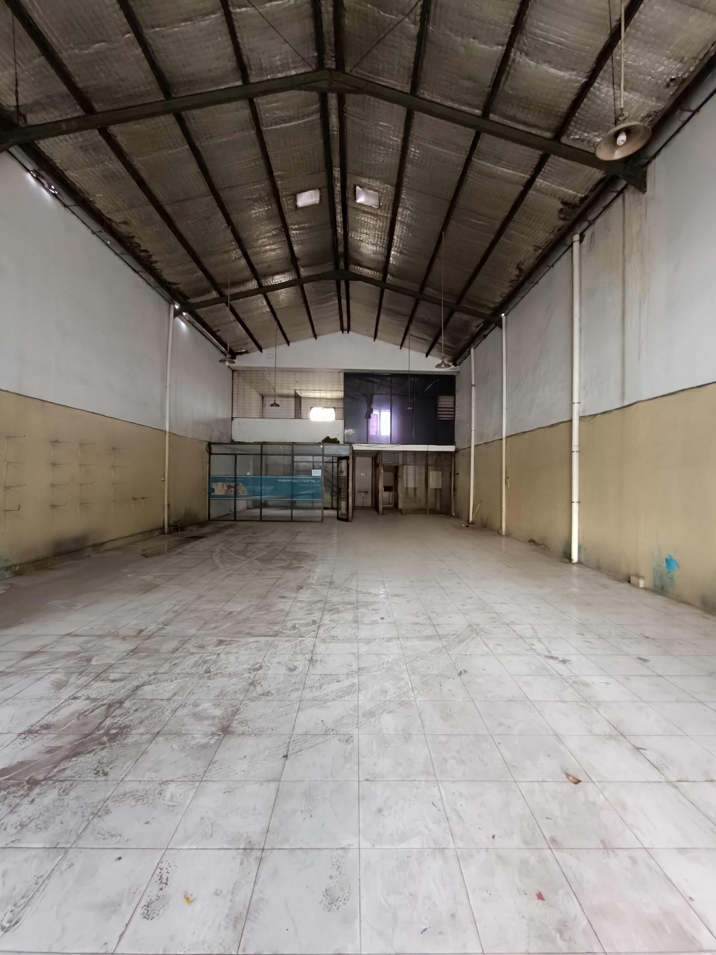 Bangunan Gudang dan Ruko Raya Ahmad Yani Ayani Surabaya Selatan