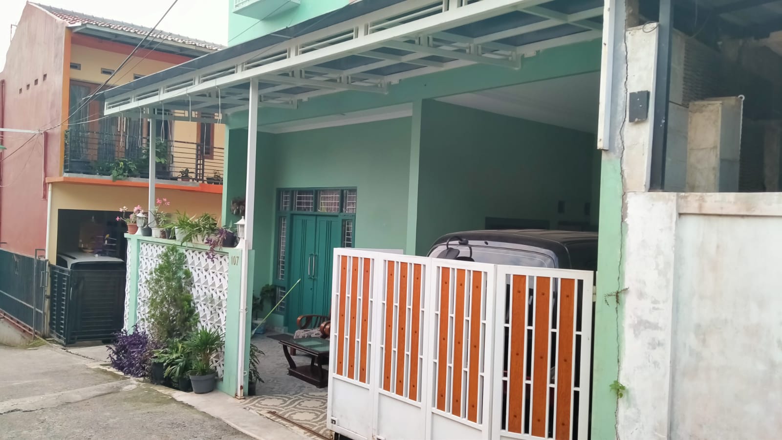Dijual Rumah 2Lt strategis di wilayah limo Depok