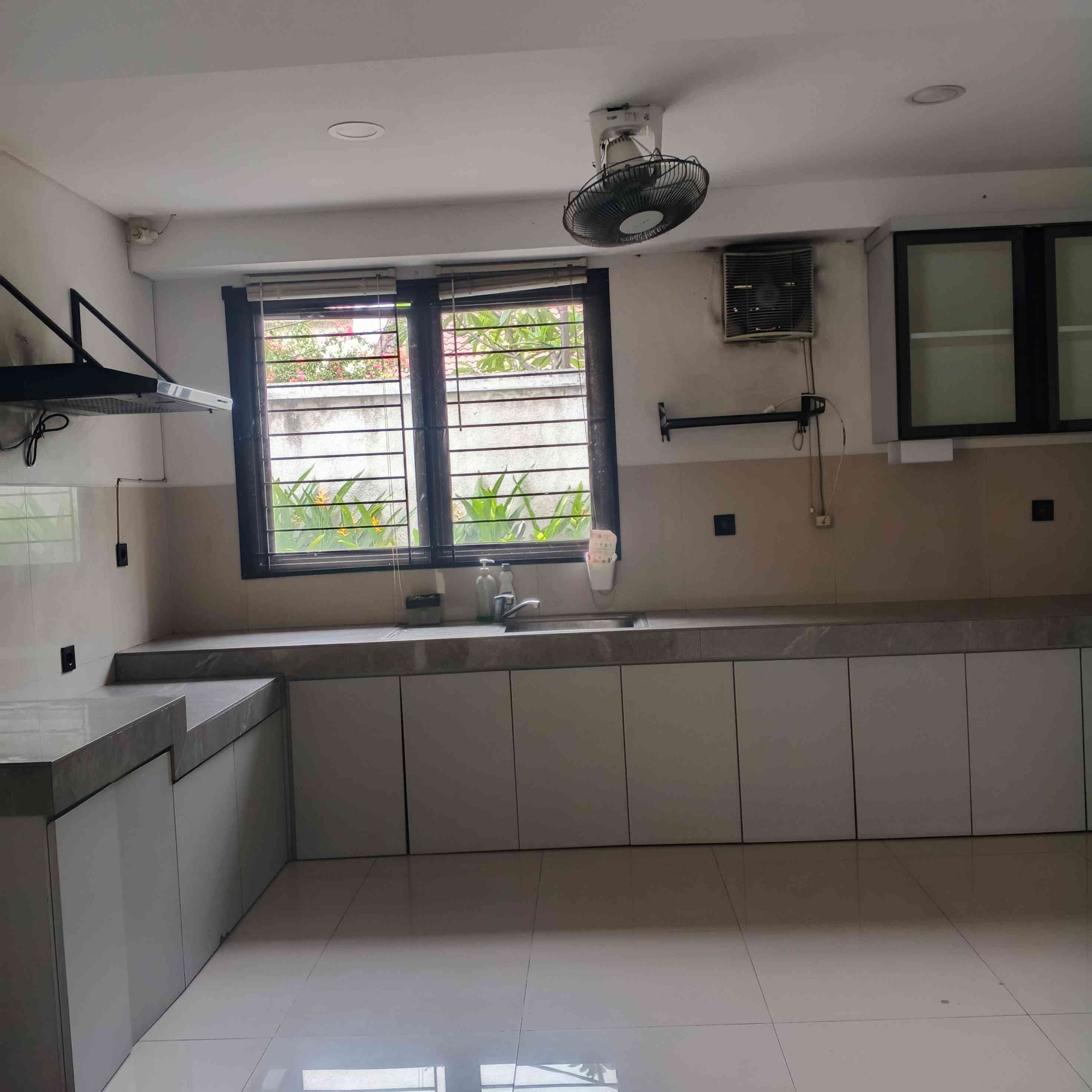 Jual rumah cluster cantik di Jeruk Purut, Cilandak Timur, Pasar