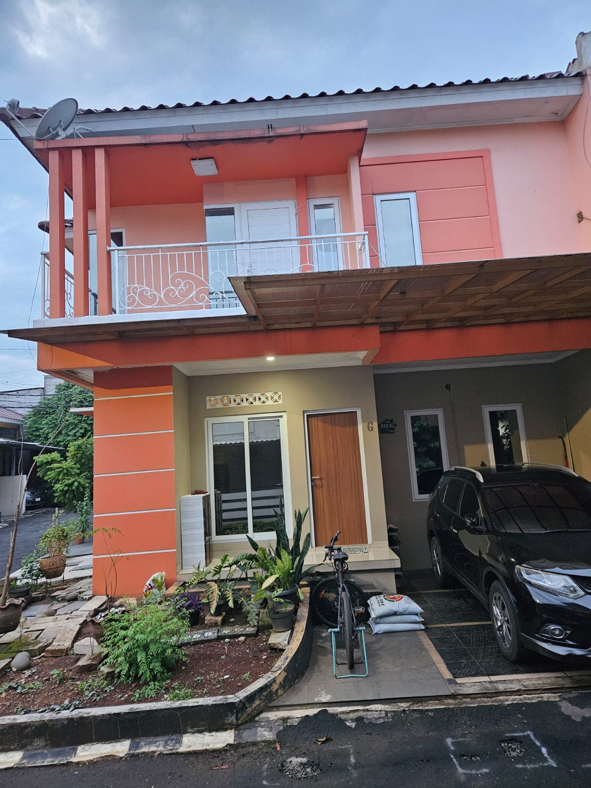 Dijual - Rumah Tinggal Jl. R. M. Kahfi 1 (Jakarta Selatan)