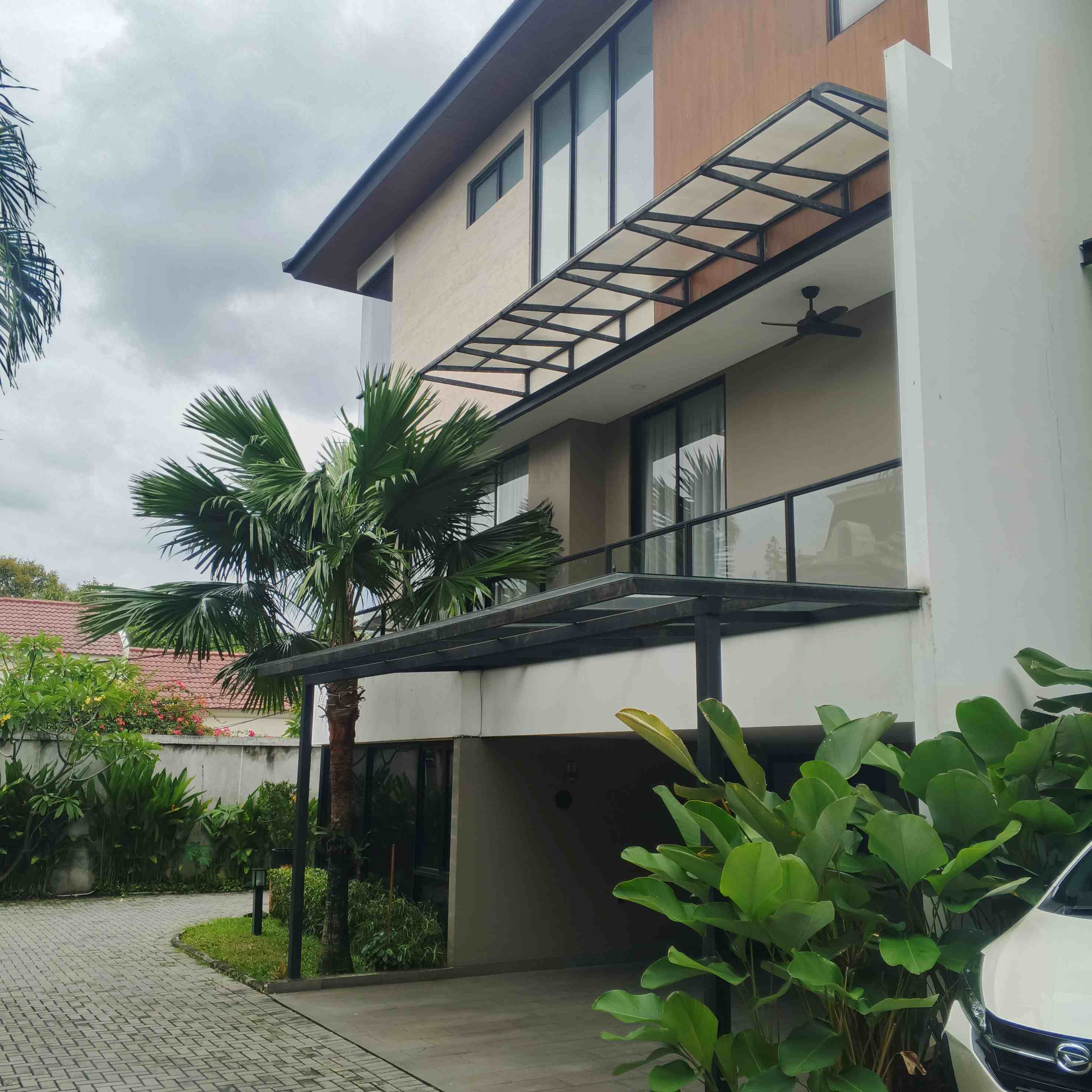 Jual rumah cluster cantik di Jeruk Purut, Cilandak Timur, Pasar