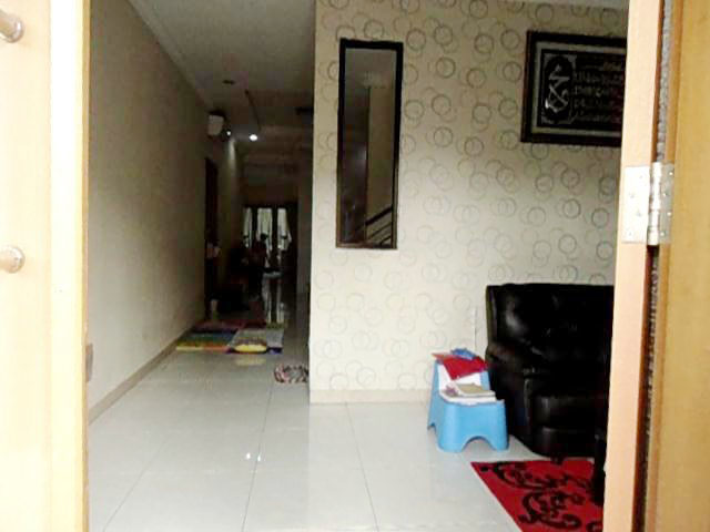 RUMAH BAGUS DAN LUAS DI PONDOK PEKAYON INDAH