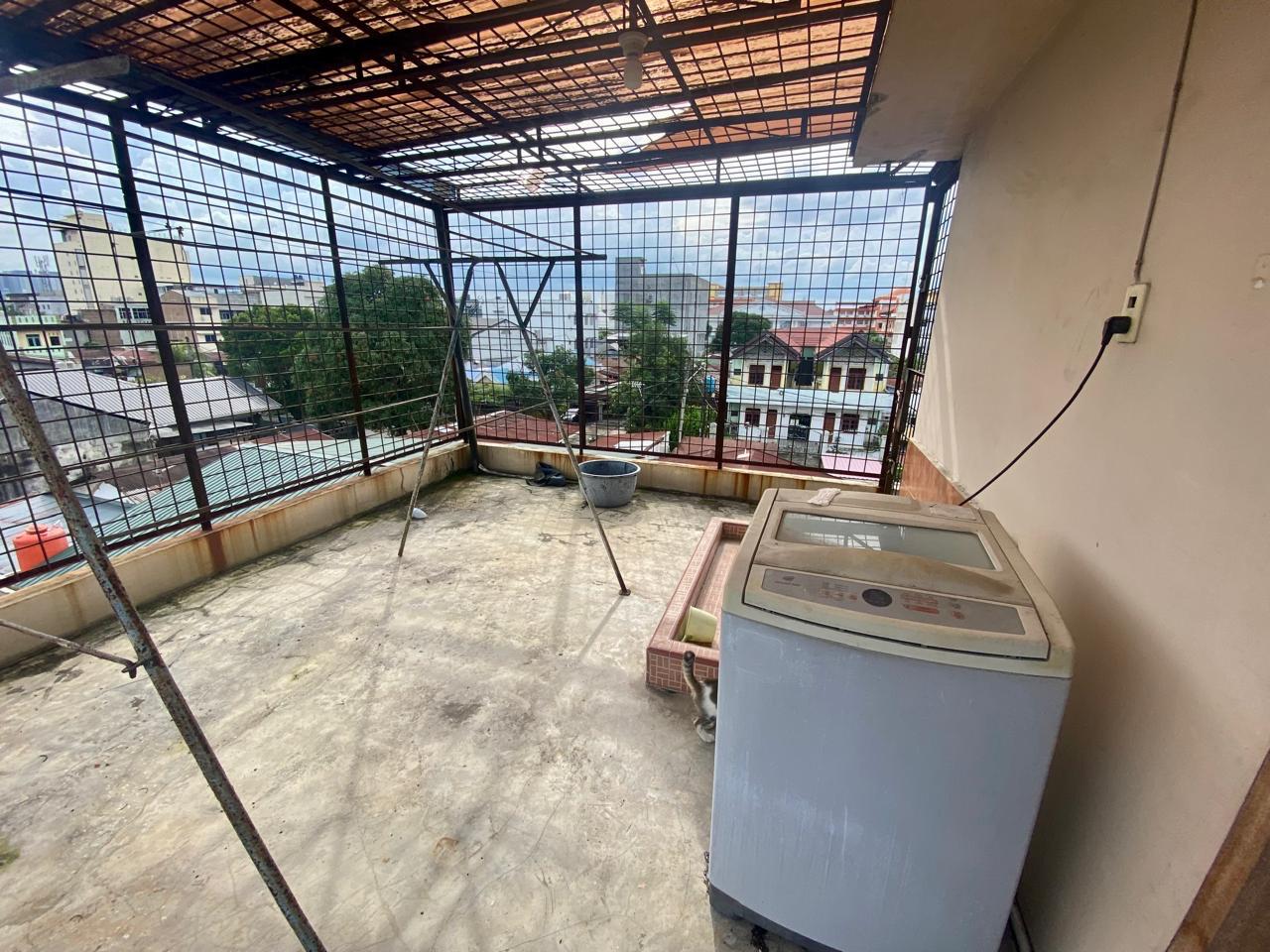 Dijual - Rumah Tinggal, Jl. Gunung Sinabung (Medan Timur)