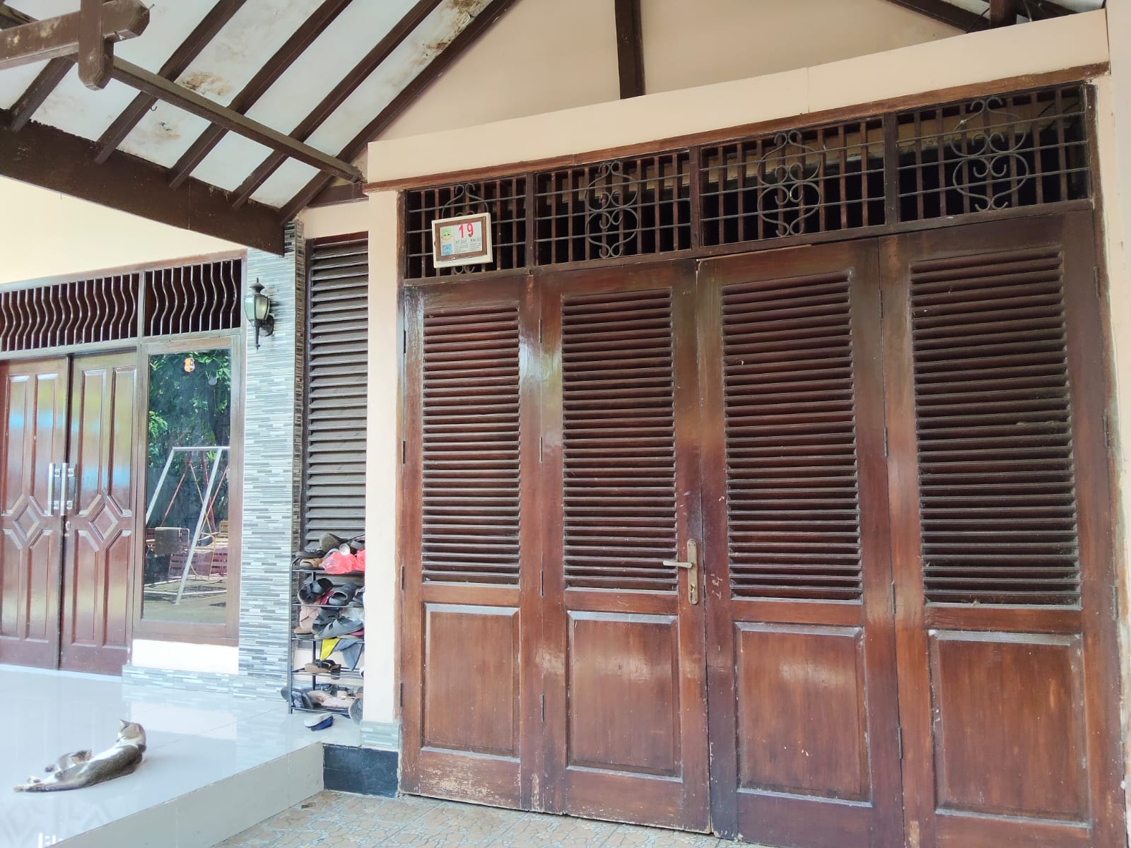 Harga Nego! Rumah 7 Kamar 2 Lantai dengan Kolam Renang anak Tang