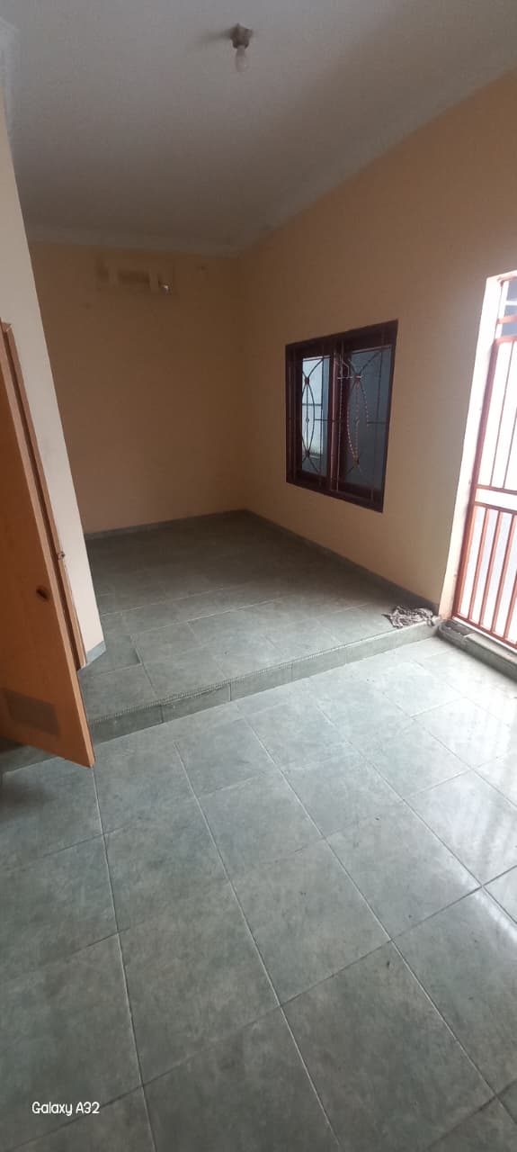 Rumah Super Strategis Pinggir Jalan Raya Area Karet, 750 Meter k