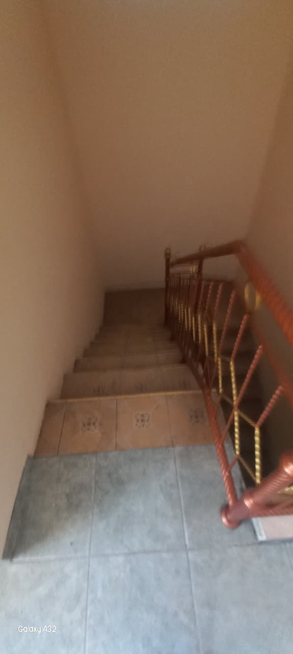 Rumah Super Strategis Pinggir Jalan Raya Area Karet, 750 Meter k