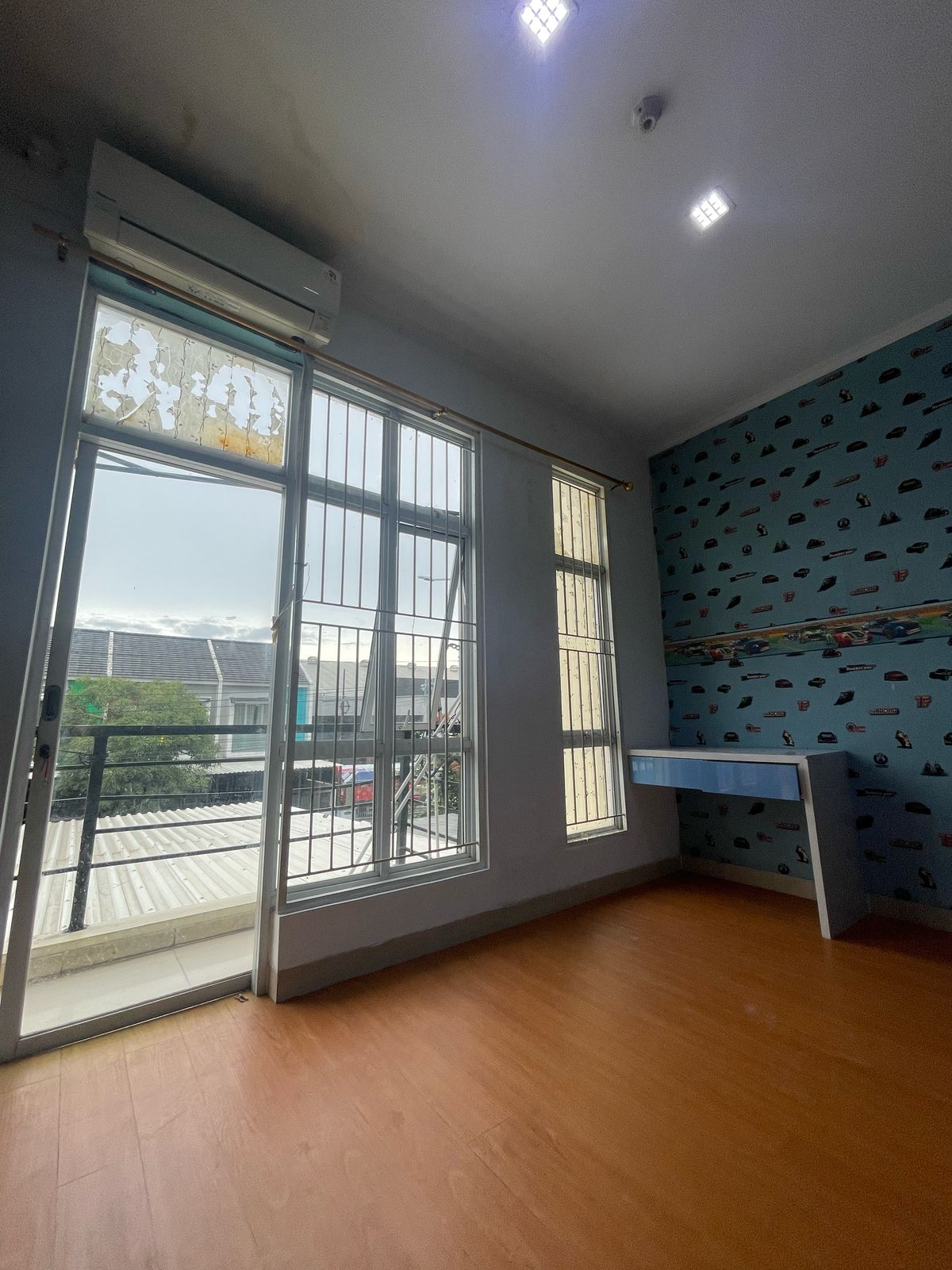 Dijual Rumah di Taman Surya 5 Cengkareng, Jakarta Barat