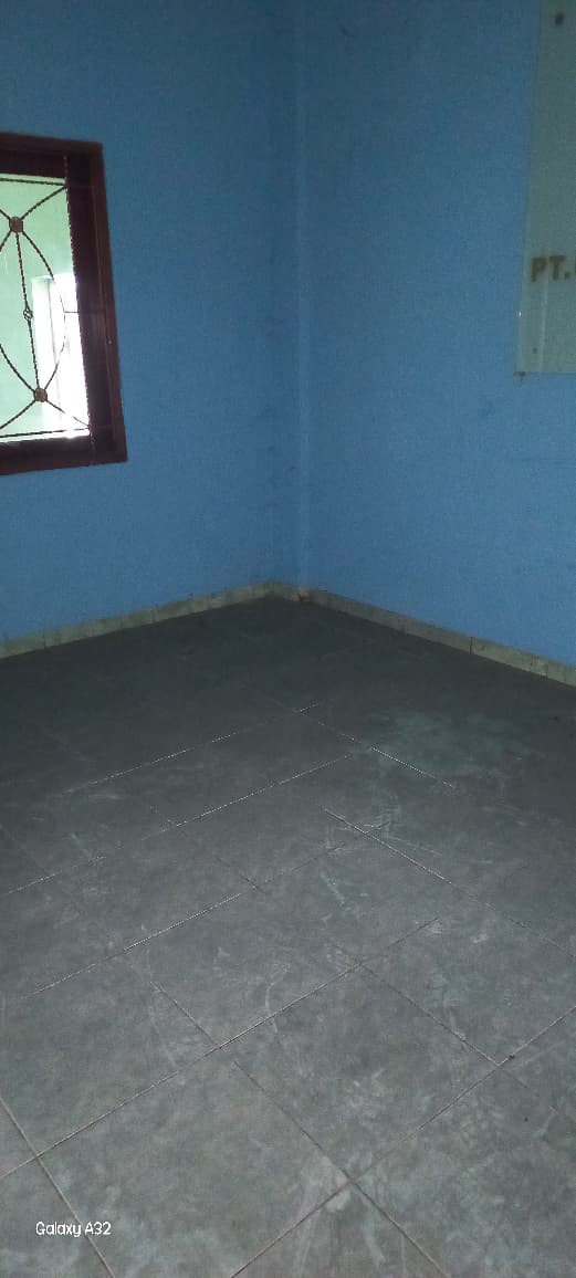 Rumah Super Strategis Pinggir Jalan Raya Area Karet, 750 Meter k