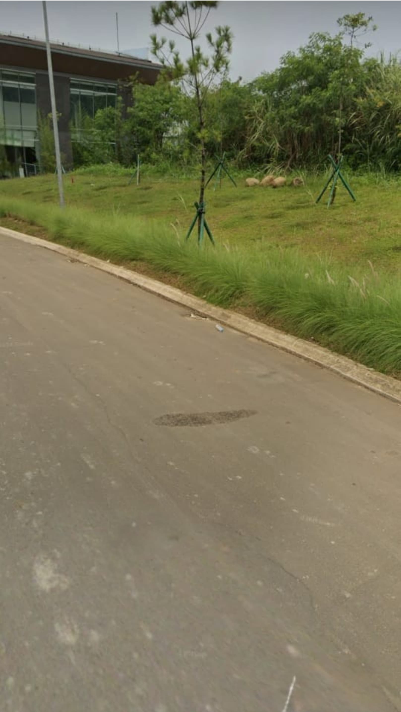 Dijual Tanah di Jl.Golf Spring Boulevard, Jawa Barat