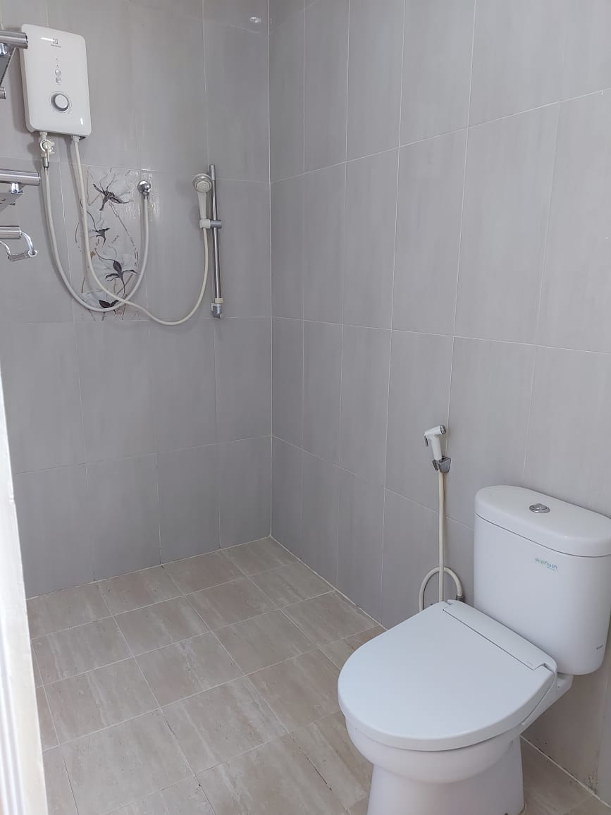 Rumah second Kawasan Citra Grand Cibubur fasilitas lengkap