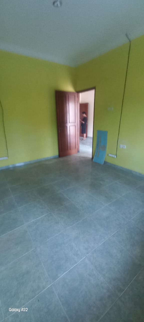Rumah Super Strategis Pinggir Jalan Raya Area Karet, 750 Meter k