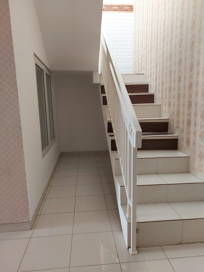Rumah second Kawasan Citra Grand Cibubur fasilitas lengkap