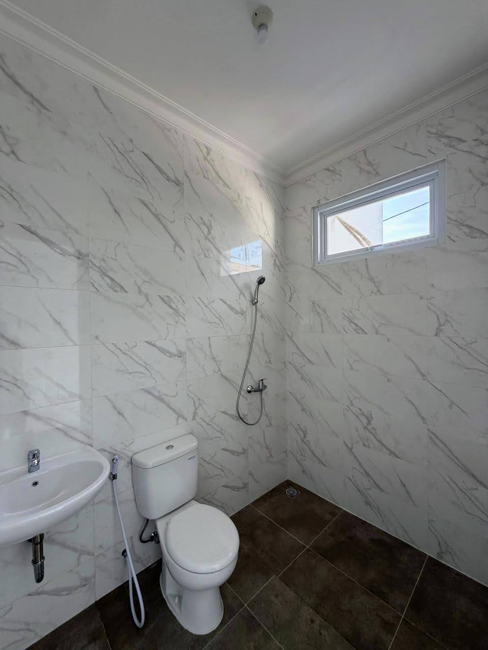 JUAL Rumah 2 Lantai Baru Gress BUKIT PALMA Modern Minimalis