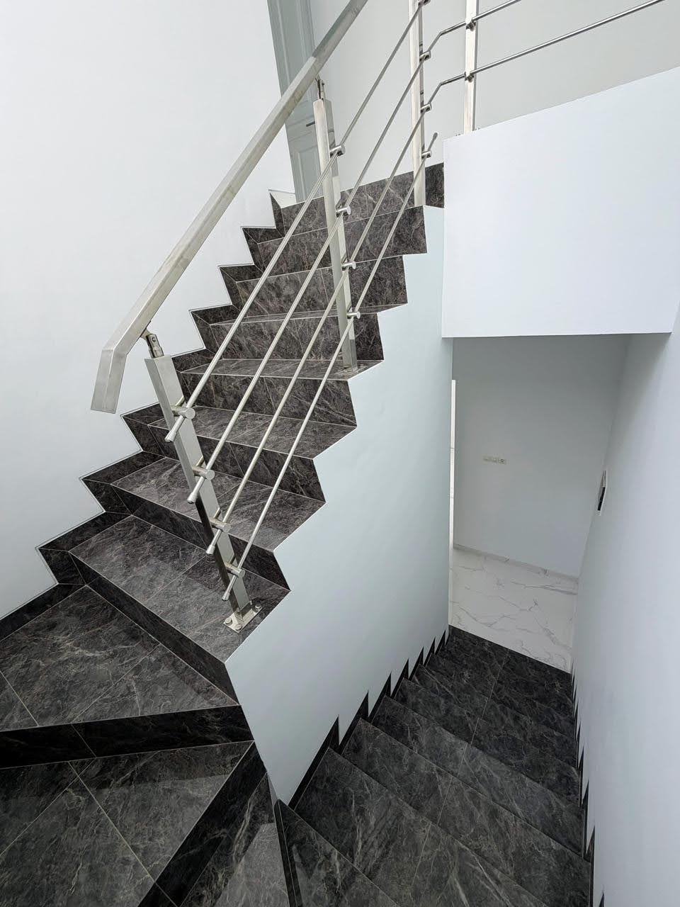 JUAL Rumah 2 Lantai Baru Gress BUKIT PALMA Modern Minimalis