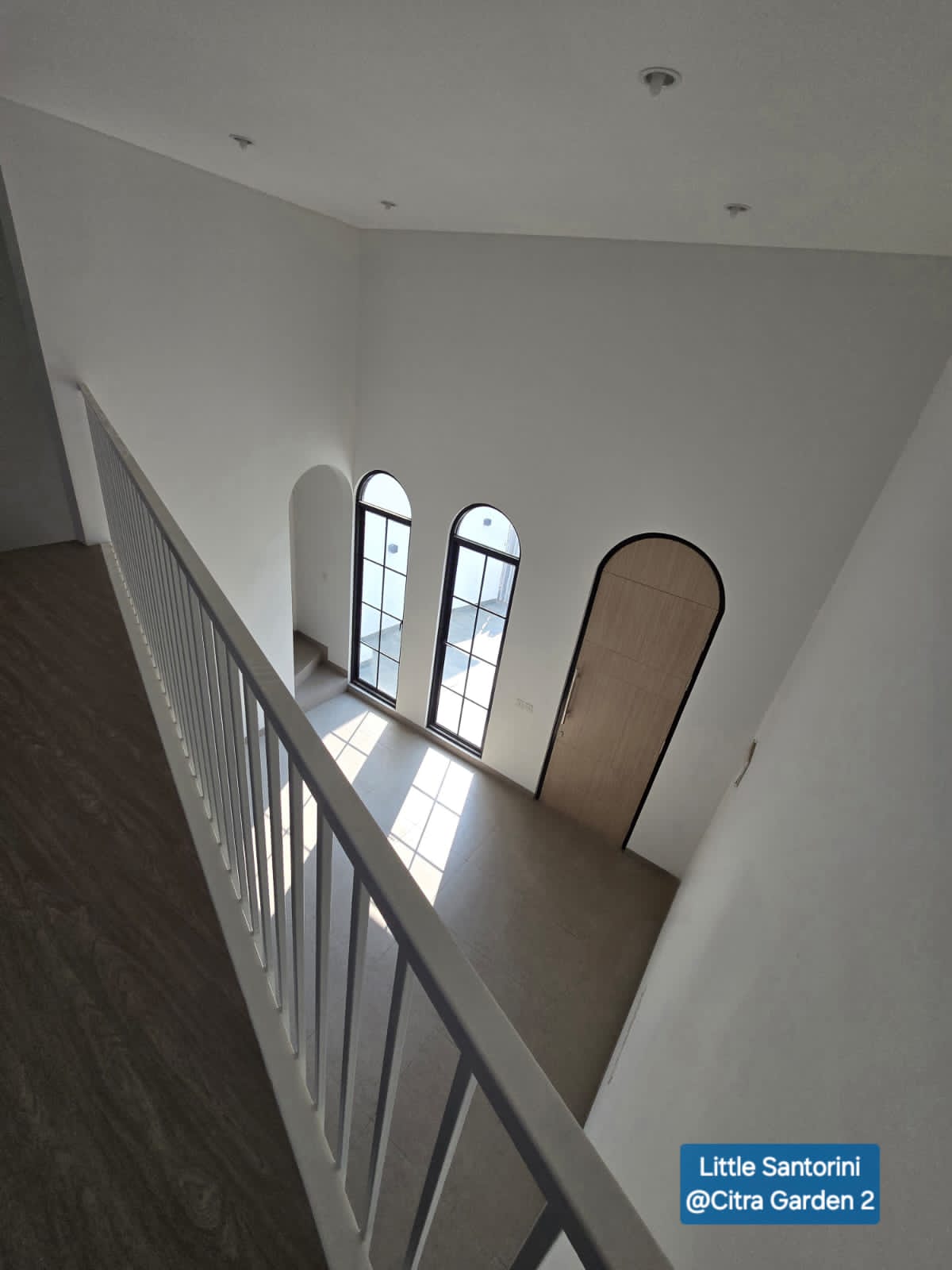 Turun Harga, Dijual Cepat Rumah di Little Santorini, JakBar