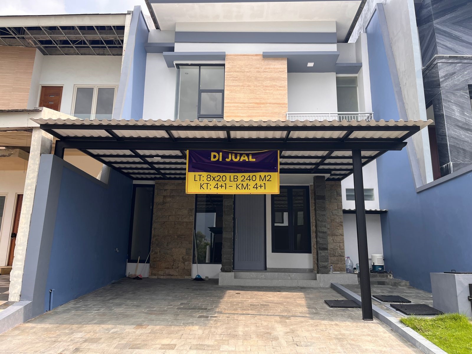 rumah dijual pakuwon city surabaya