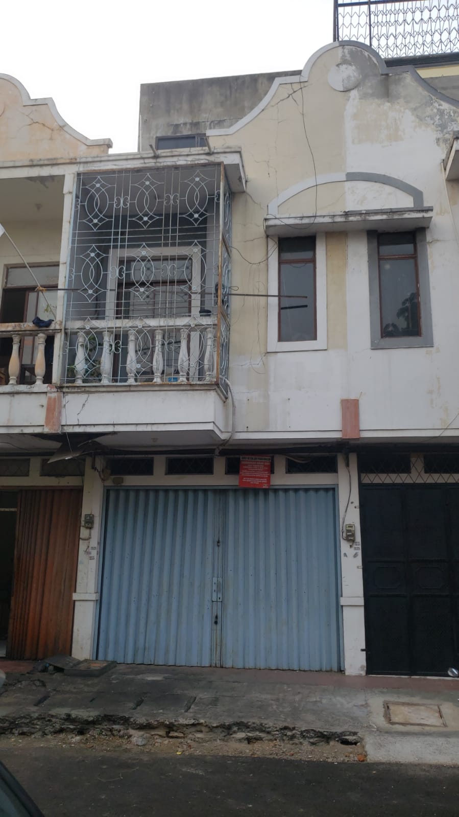 Disewakan Ruko Fantasi di Taman Palem Lestari, Cengkareng