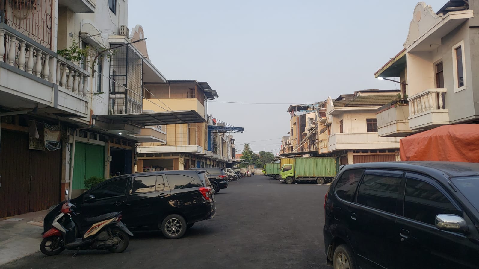 Disewakan Ruko Fantasi di Taman Palem Lestari, Cengkareng