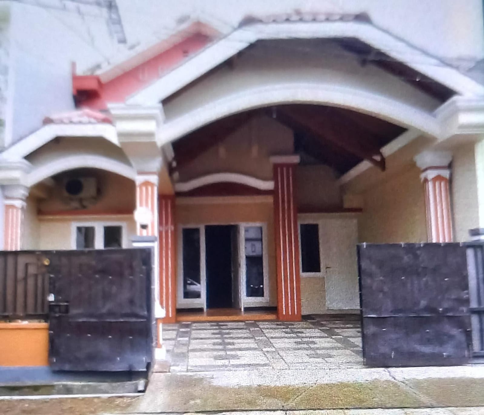 Dijual Rumah 2 Lantai di Cluster Bulevar Hijau Harapan Indah