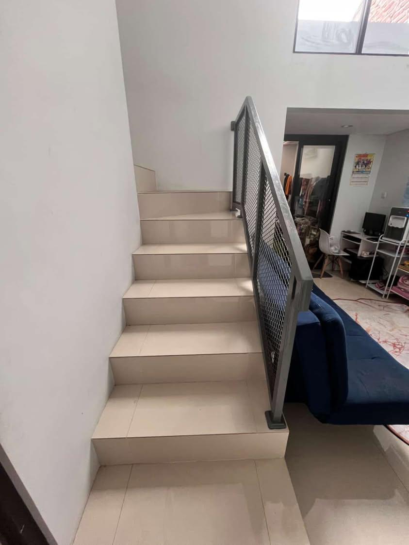 Rumah 2 lantai nyaman terawat di Komplek Bumi Adipura Gedebage