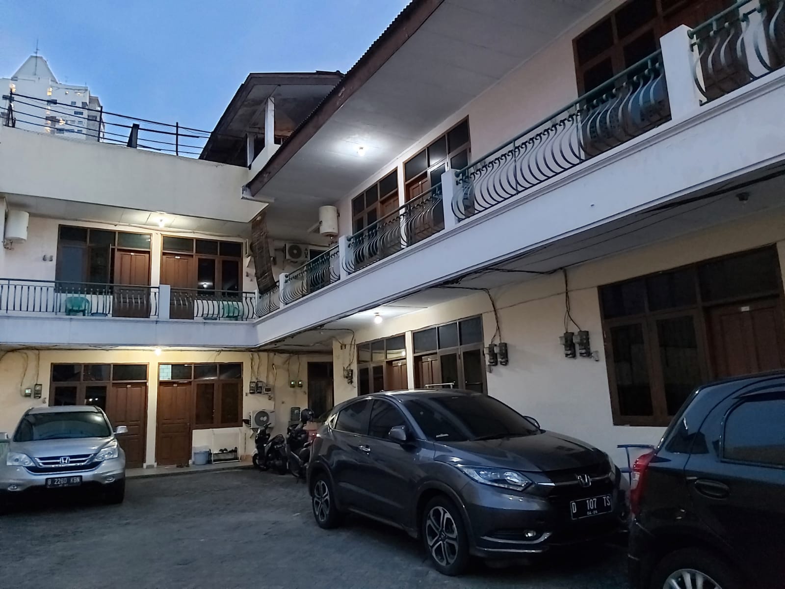 Dijual Rumah Kost di Jl. Karet Pedurenan, Karet Kuningan, JakSel