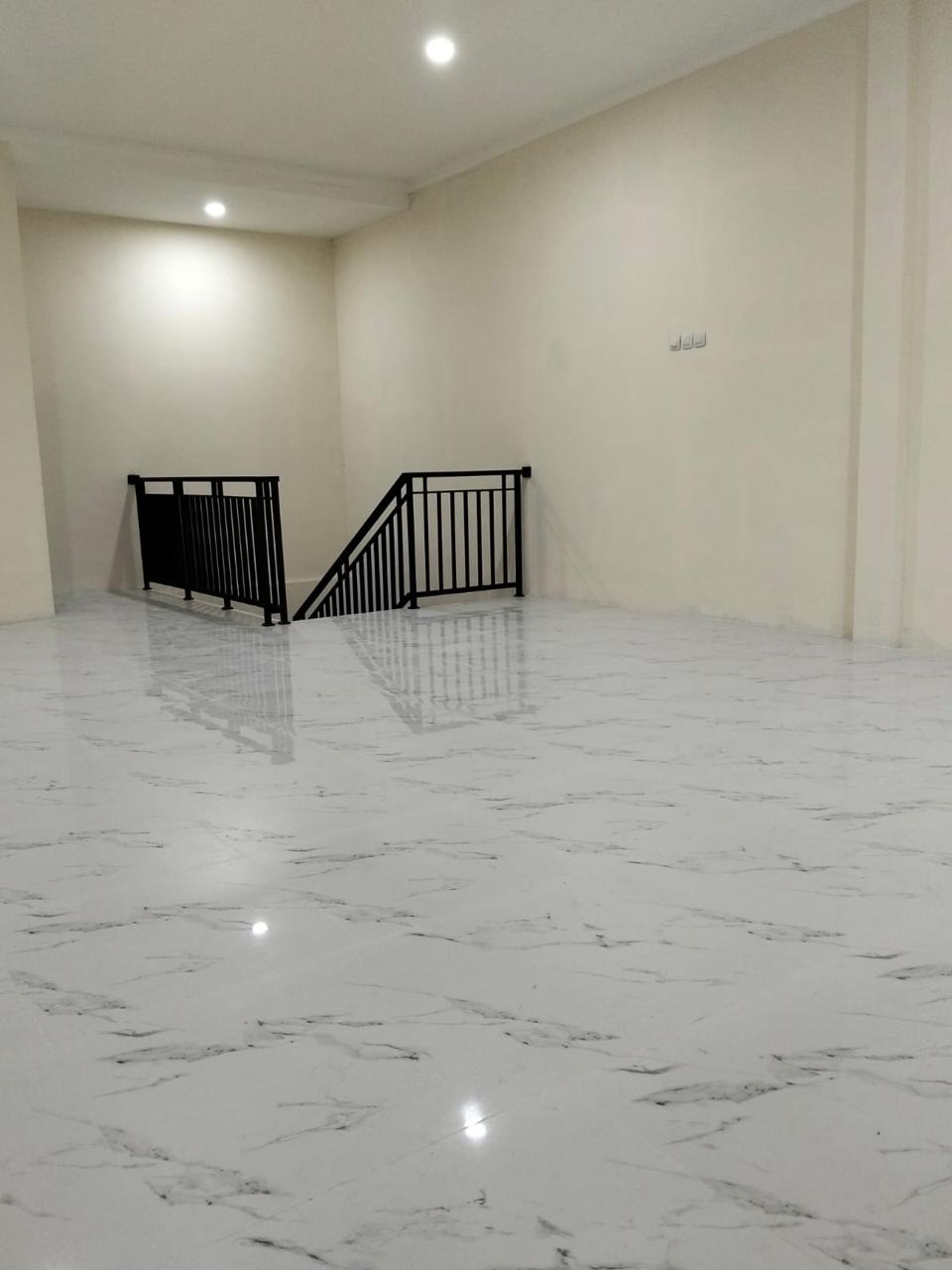 Jual/Sewa ruko bangunan baru dan siap pakai di Raya Keadilan