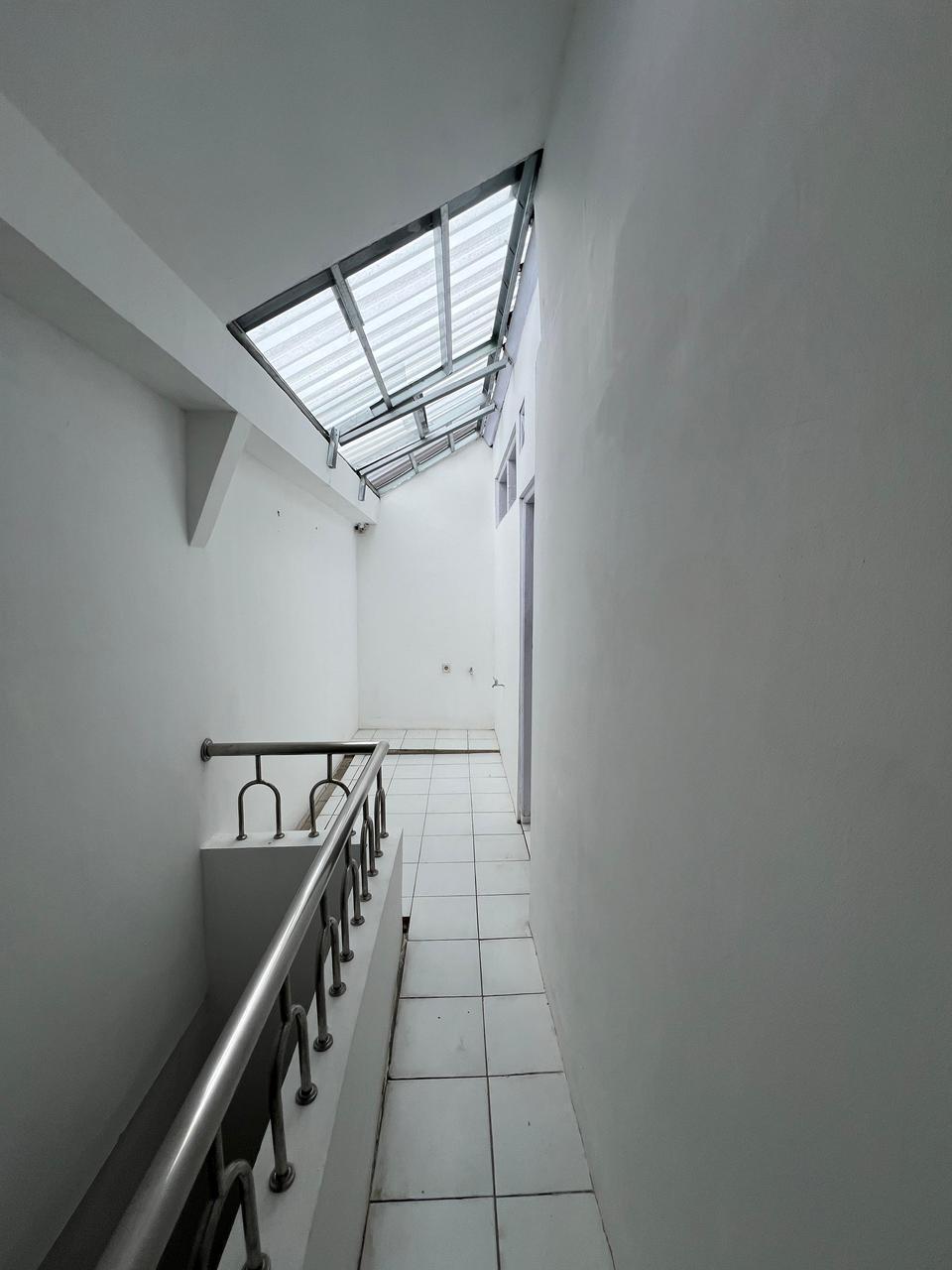 Jual rumah baru dan strategis di Markisa 4, Tanah Baru, Beji