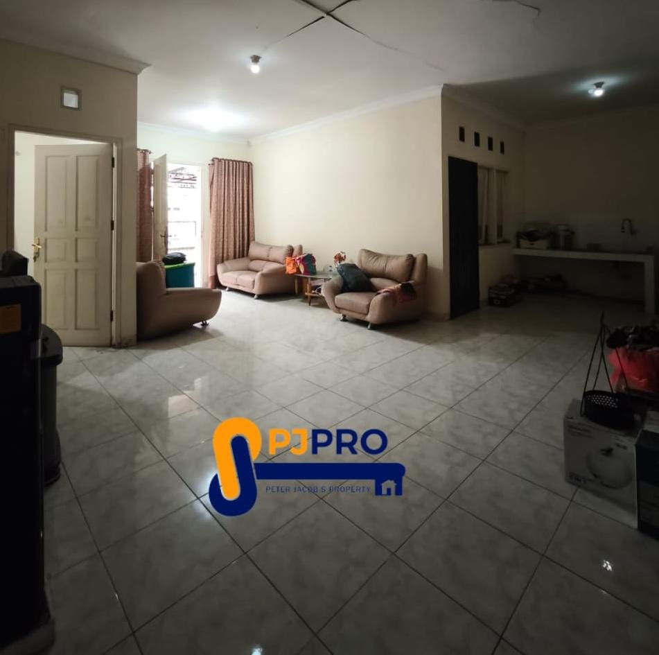 Dijual Rumah Bagus Besar di Bulevar Harapan Indah Bekasi