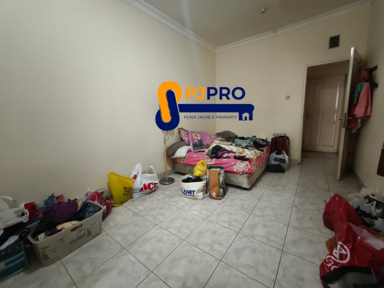 Dijual Rumah Bagus Besar di Bulevar Harapan Indah Bekasi