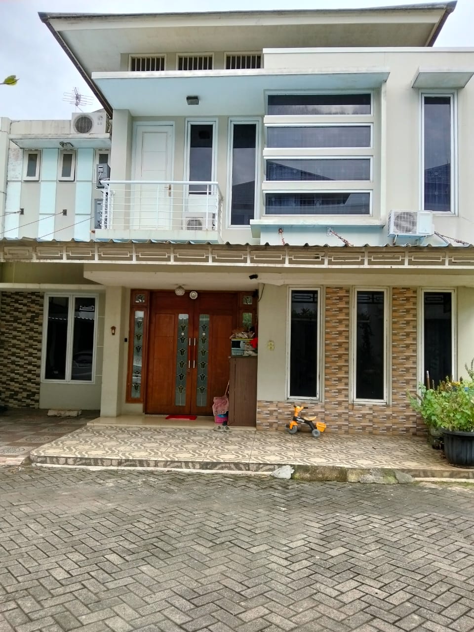 Jual/Sewa rumah nyaman dan strategis di Kelapa Hijau Residence