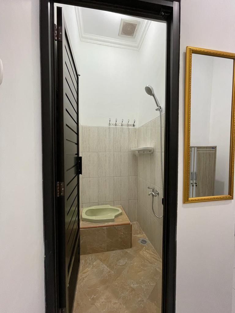 Rumah kos-kosan 2 LT strategis di Cipinang Jakarta Timur