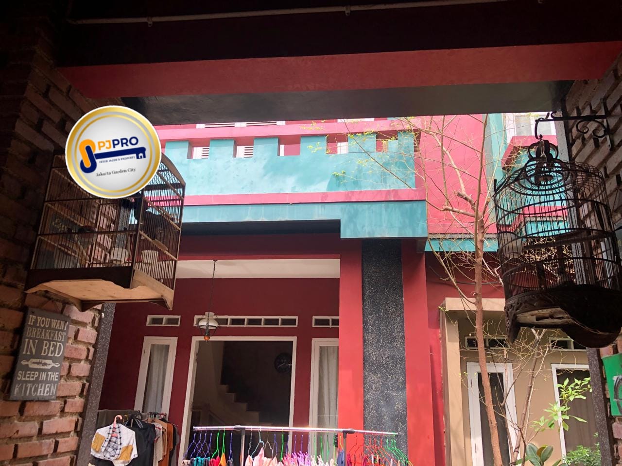 Dijual/Disewa Rumah Cocok untuk Kos-kosan di Taman Harapan Baru