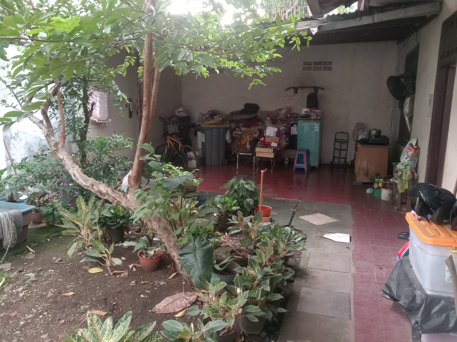 Jual rumah tua dan luas di Pertukangaan Utara, Pesanggrahan
