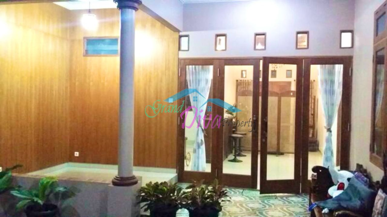 RUMAH DI JALAN Dr. RATNA PERUMAHAN TAMAN PERMATA CIKUNIR