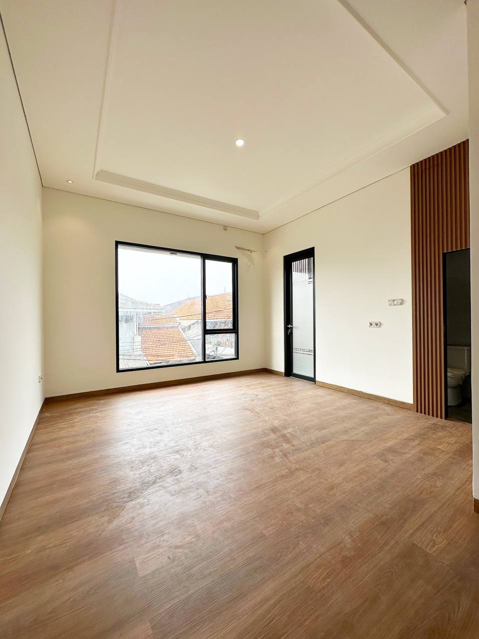 Rumah 2 LT tanah luas harga termurah Rawamangun Jakarta Timur