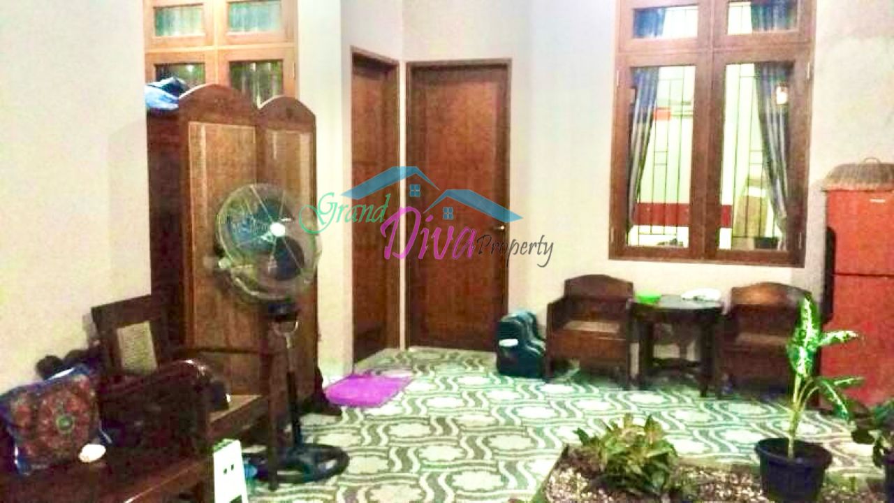 RUMAH DI JALAN Dr. RATNA PERUMAHAN TAMAN PERMATA CIKUNIR