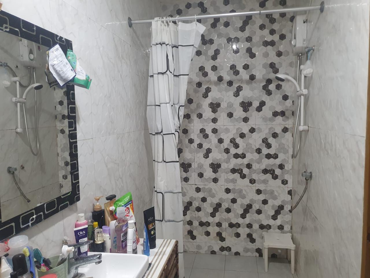 Jual rumah strategis dan siap huni di Kebon Sirih Barat I, Jakpu